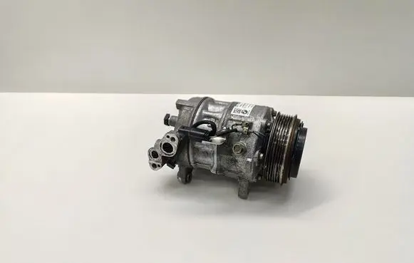BMW 5 G30 G31 Air conditioning (A/C) compressor (pump) 7945863 794586301 11959406763