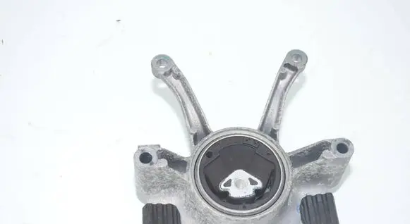 BMW 2 G42 Gearbox mount 8742697 22328742697