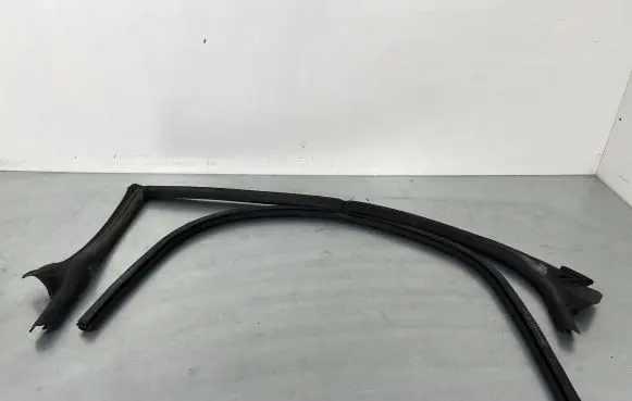 Audi A7 S7 4G Front door rubber seal 4G8831707A