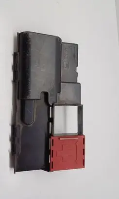 Mercedes-Benz S W222 Fuse box cover P00106055 P00105512