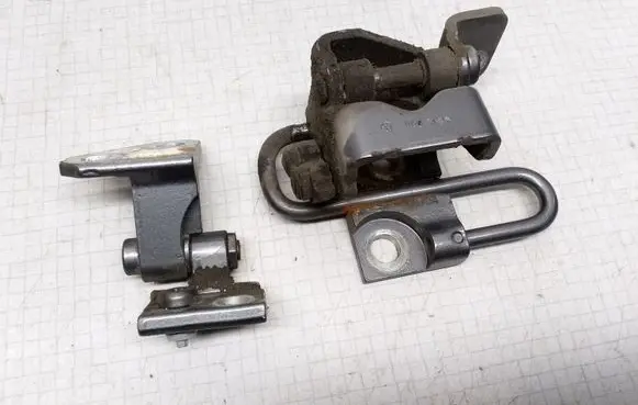 Volkswagen Golf V Rear door hinge set 1K4833412H