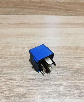 BMW 3 E36 Other relay 8350566