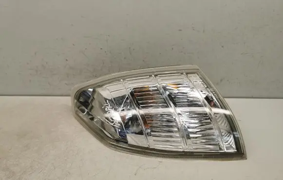 Nissan X-Trail T30 Front indicator light