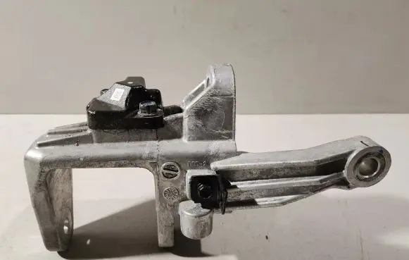 KIA EV6 Engine mounting bracket