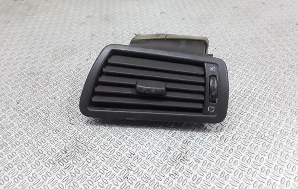 Peugeot 807 Dashboard side air vent grill/cover trim 1484108077