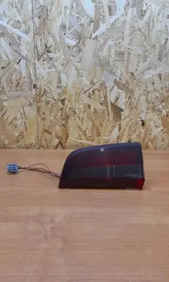Tailgate rear/tail lights