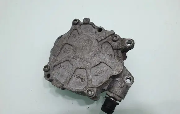 Volkswagen PASSAT B6 Vacuum pump 03L145100