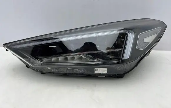 Hyundai Tucson TL Headlight/headlamp 92101-D7700