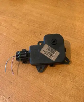 Renault Espace - Grand espace IV Air flap motor/actuator 7701206538 080471365A