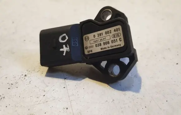 Volkswagen Touareg I Air pressure sensor 0281002401 038906051C