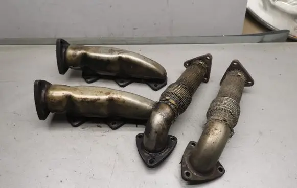 Audi A6 S6 C5 4B Exhaust manifold 059253033C