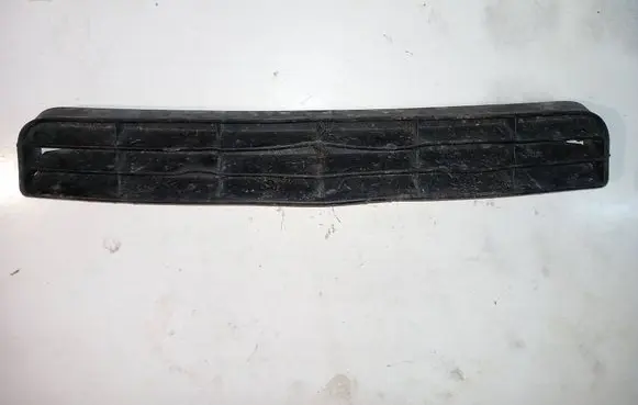Audi A6 S6 C4 4A Front bumper lower grill 4A0807683
