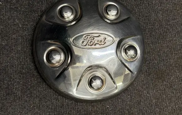 Ford Explorer VI R18 wheel hub/cap/trim LR5C1A096P1C LB5C1A096P1C