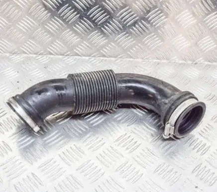 Ford Focus Air intake duct part CV619C623AC 1072920S02