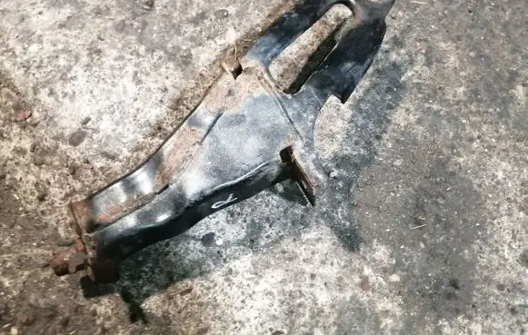 Volvo S60 Radiator mount bracket