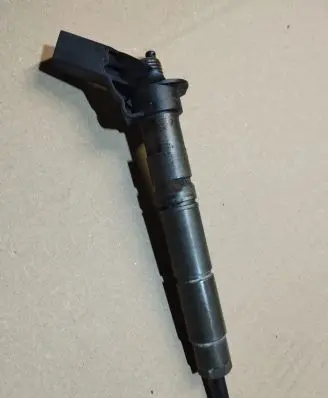 Jeep Grand Cherokee (WK) Fuel injector A6420700587 0445115027
