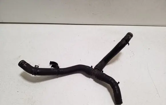 Engine coolant pipe/hose