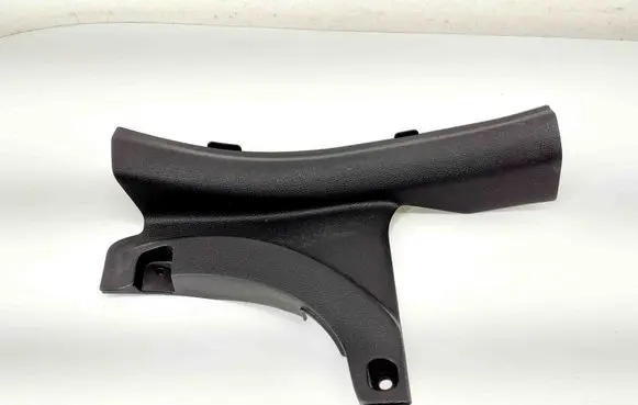 KIA Xceed Rear sill trim cover 85876J7700