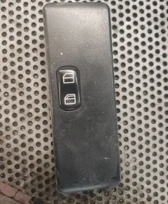 Mercedes-Benz Vito Viano W638 Electric window control switch A0045458307