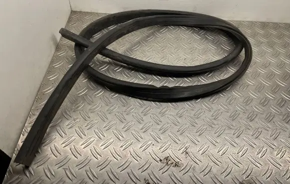 Mercedes-Benz GL X164 Engine compartment rubber 