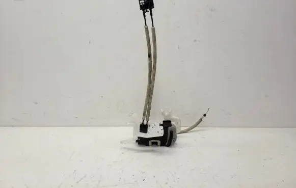 KIA Sportage Front door lock 813203W020