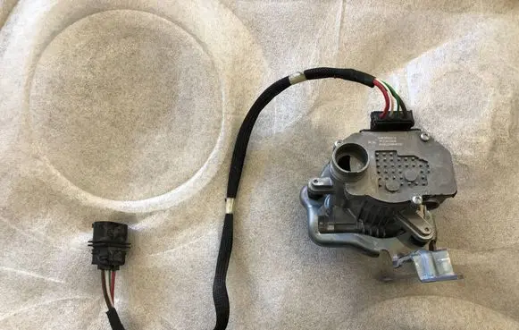 Audi Q5 SQ5 other engine part 04E959135B RY3903008 20240329AB