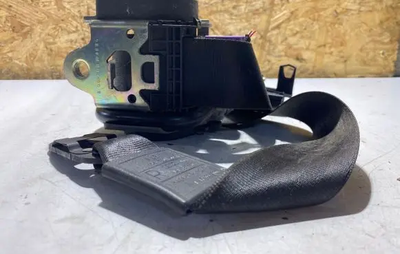 Audi Q7 4L Front seatbelt 606728300