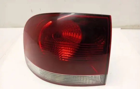 Volkswagen Touareg I Rear/tail lights 28259002