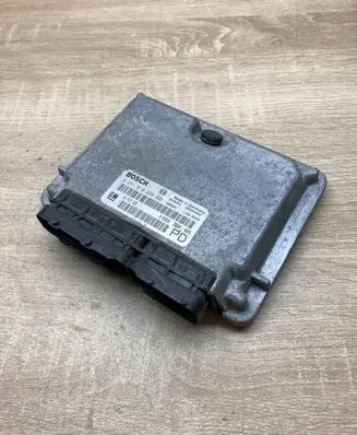 Opel Zafira A Engine control unit/module ECU 24417169 0281010268