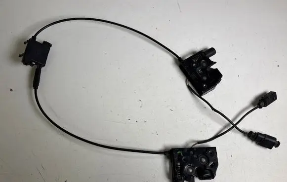 Audi A7 S7 4G Engine bonnet/hood lock/catch 4G0823509D