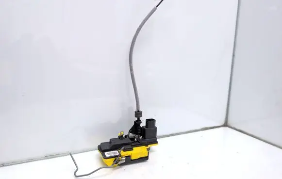 Volvo XC90 Rear door lock 30699756 31253059