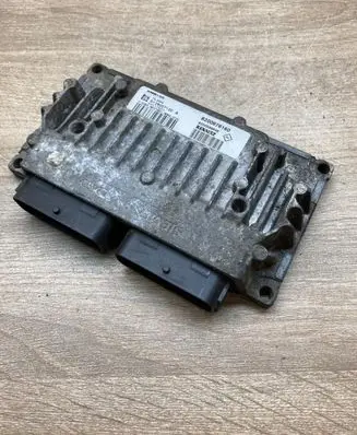 Renault Scenic II - Grand scenic II Engine control unit/module ECU 8200676160 S126027120A 8200599846