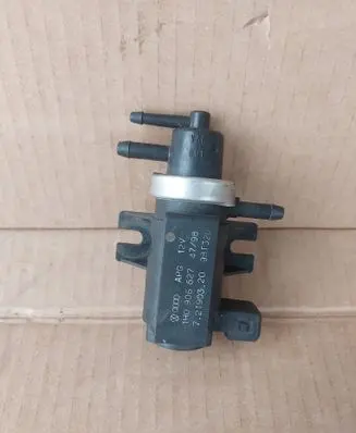 Audi A4 S4 B5 8D Turbo solenoid valve 1H0906627 98T320 72190320