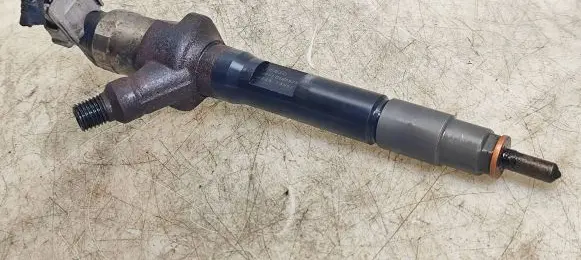 Mazda 6 Fuel injector R2AA13H50 001106M05297