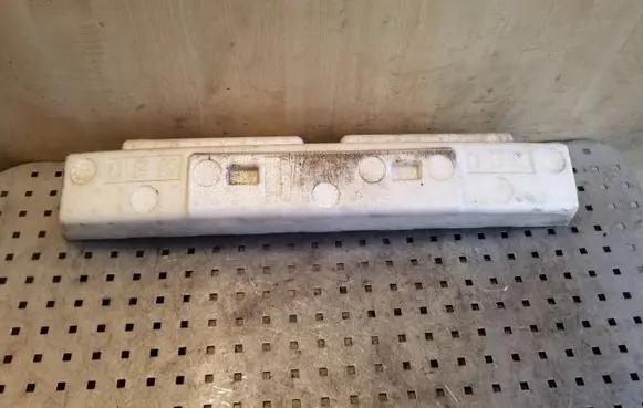Front bumper foam support bar
