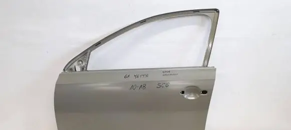 Volkswagen Jetta VI Front door 5C6831055