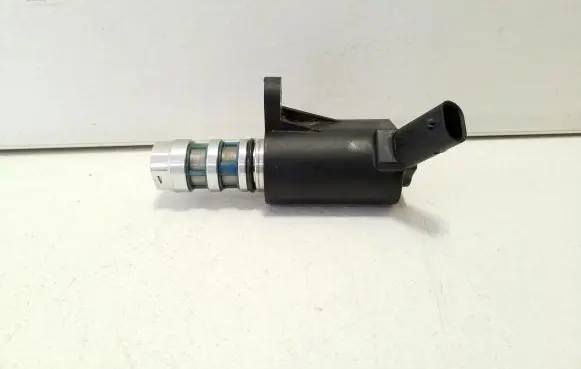 Skoda Kamiq Camshaft vanos timing valve 05C906455D