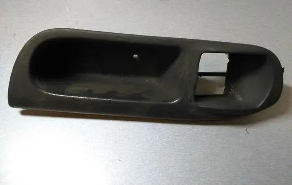 Renault Scenic I Front door window switch trim 7700431172