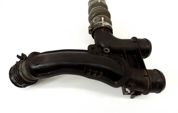 Peugeot 3008 II Intercooler hose/pipe 9804177580 9685598580