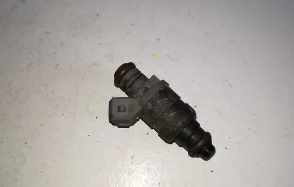 Audi A3 S3 8L Fuel injector 06A906031A