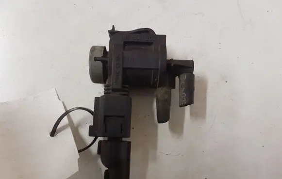 Audi A4 S4 B6 8E 8H Turbo solenoid valve 1J0906283C