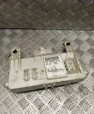 Ford Focus Fuse box set 6G00787 F0519C