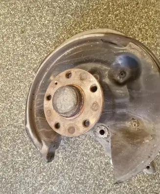 Volkswagen PASSAT CC Rear wheel hub