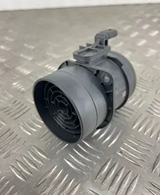 Volkswagen Tiguan Mass air flow meter 05L906461E