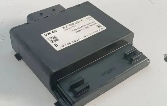 Audi A5 Sportback 8TA Voltage converter/converter module 8K0959663B 111004100 8K0959663