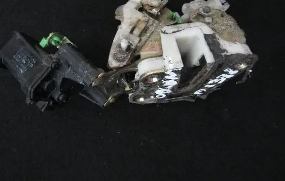 Mitsubishi Galant Rear door lock