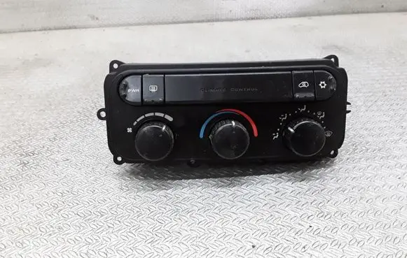 Chrysler Voyager Climate control unit 05005001AH