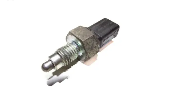 Volkswagen Jetta VI Reversing light switch sensor 02K945415K