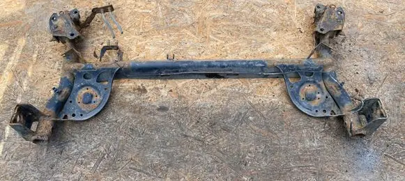 Renault Clio III Rear axle beam 