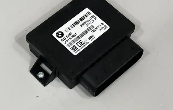 BMW 6 F12 F13 Rear brake EMF control unit/module 6863277 6887358